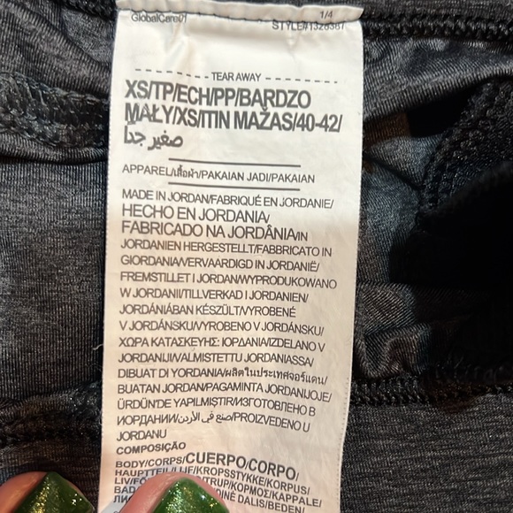 Womens XS Under Armour Capris - Picture 5 of 6